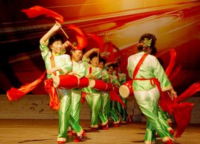 载歌载舞,汉语词语,拼音为