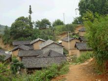云南省德宏州陇川县户撒乡芒炳行政村,属于山区.