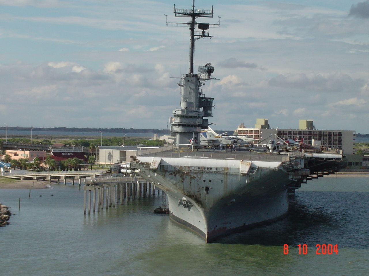 典型的埃塞克斯级航母的航空大队包括:1