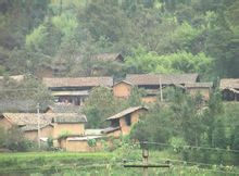 龙里坝小寨村隶属于云南省文山州砚山县者腊乡六诏村民委,属于山区