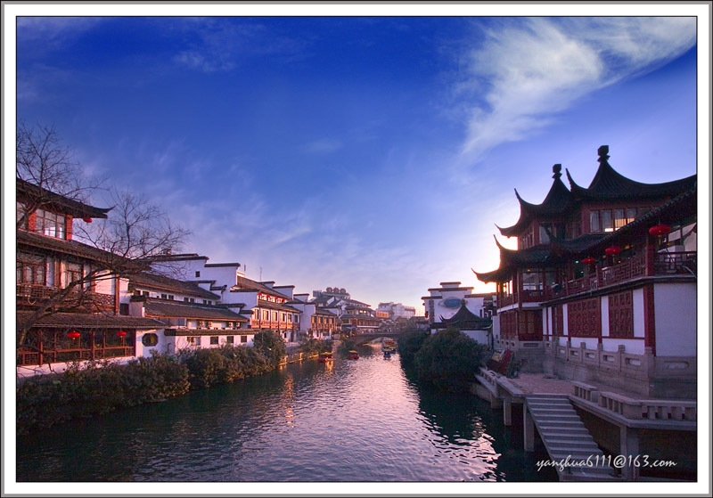 那么沿长江下游的主要景点就有荆州古城